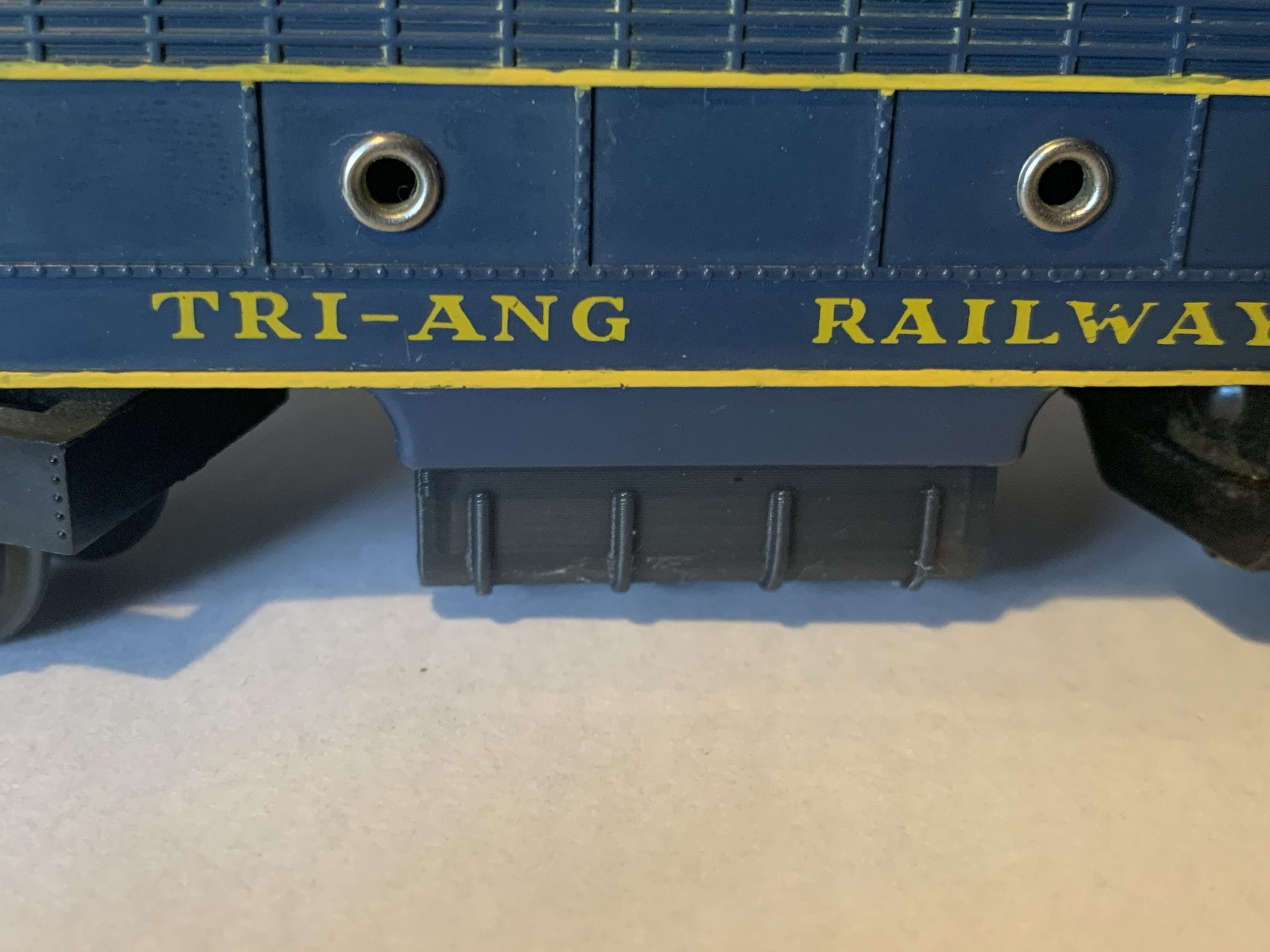 Tri-ang R159 R250 R257 Replacement Fuel Tank Fitted Gallery Image