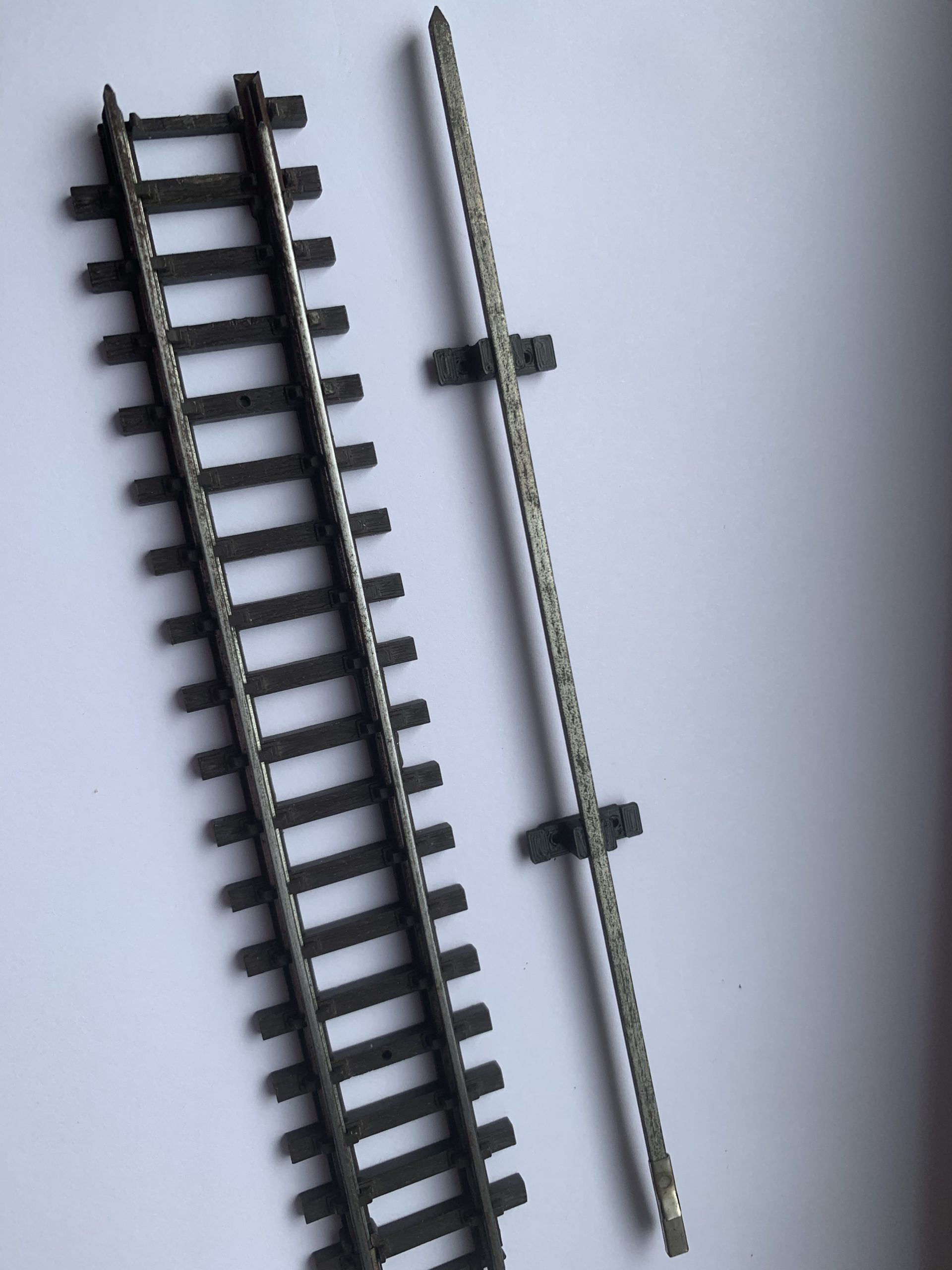 Tri-ang R348 R639 Track Clips Gallery Image