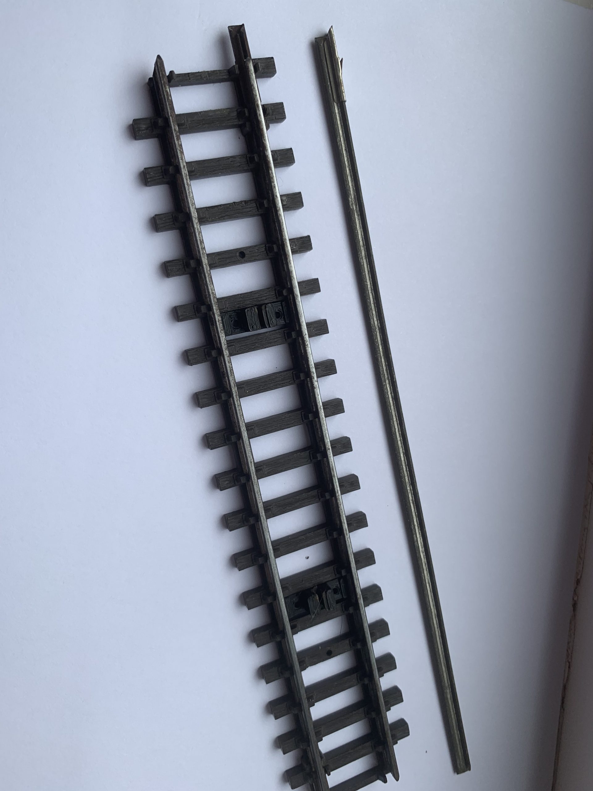 Tri-ang R348 R639 Track Clips Gallery Image