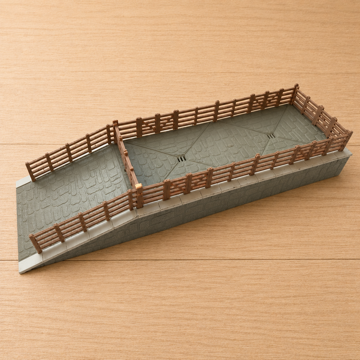 T118 Cattle Dock Fence Brown Gallery Image