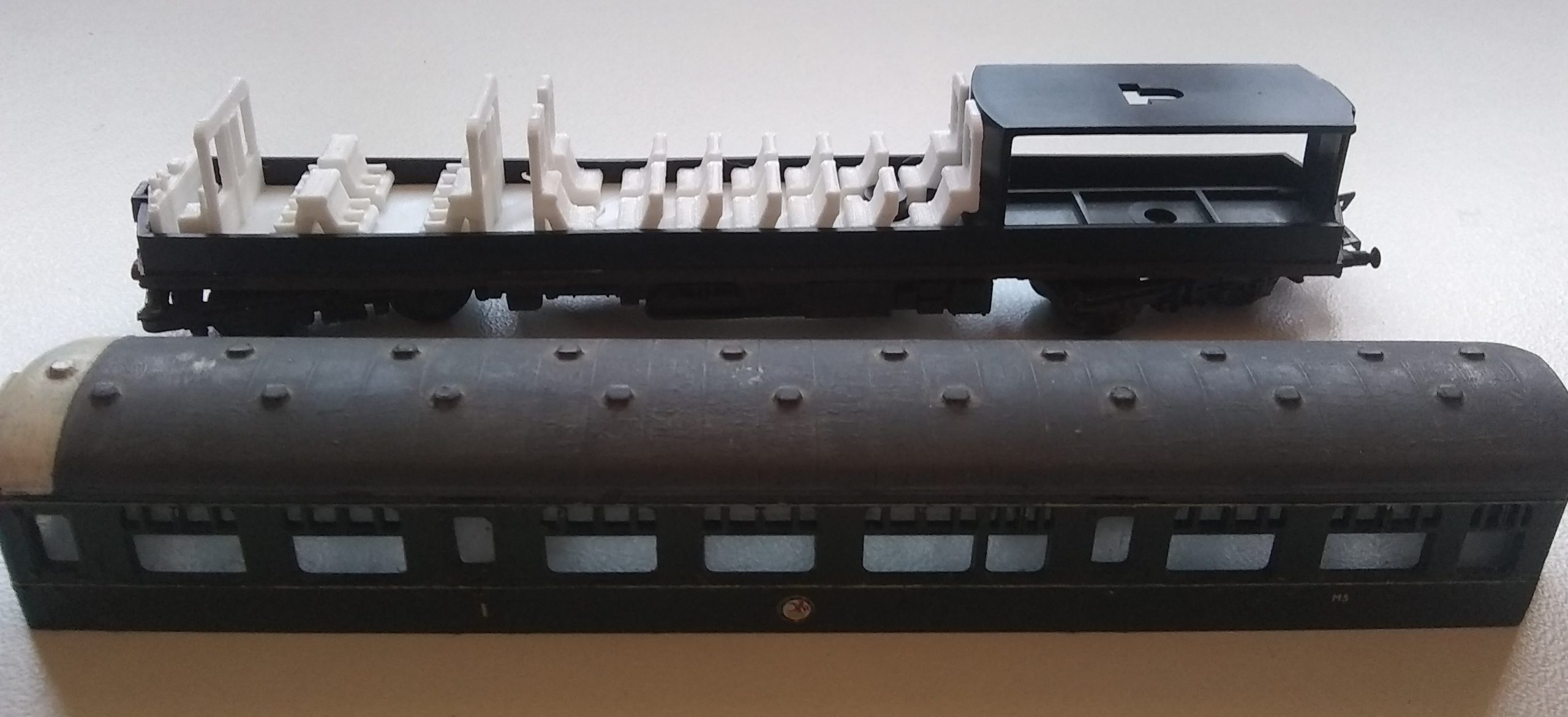Tri-ang TT T136 DMU Driving Trailer Car Seating Product Image