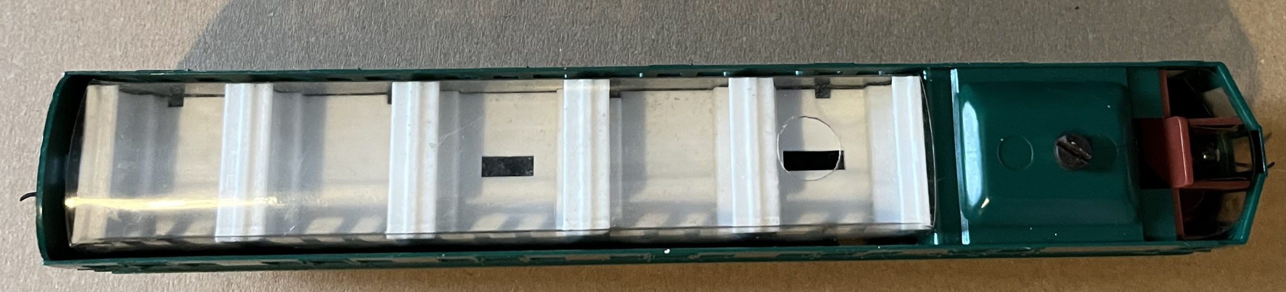 R156 R225 Tri-ang OO gauge EMU Seating Unit - Gallery Image