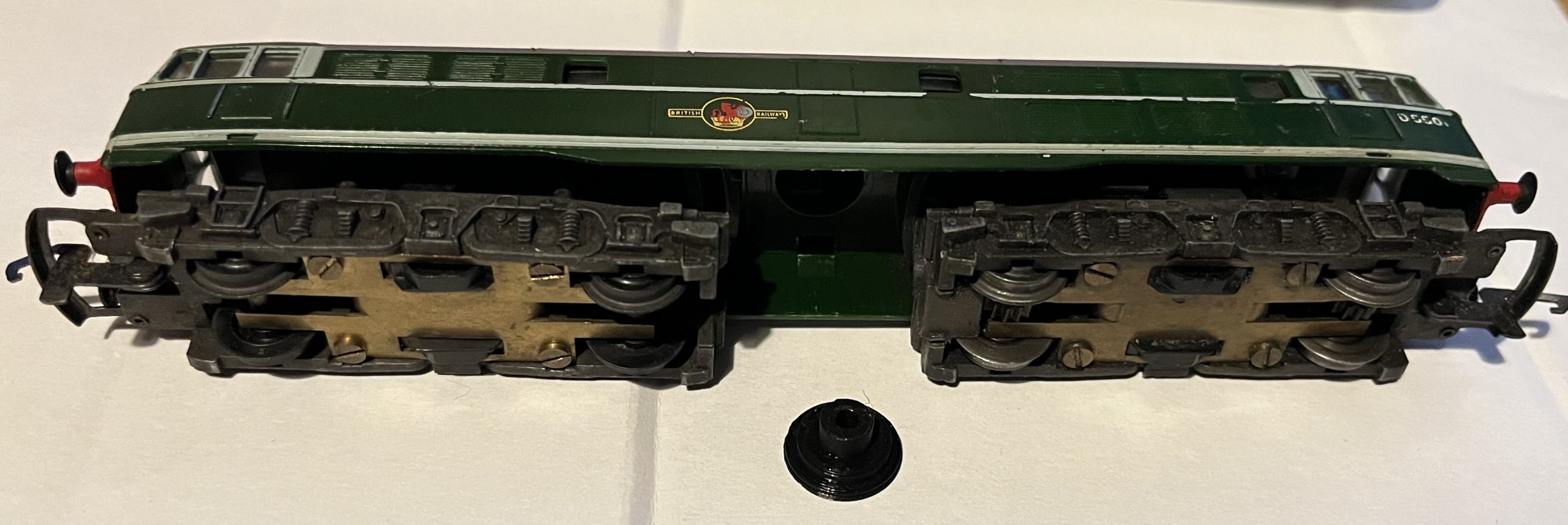 Reproduction Roof Screw Retainers For Tri-ang TT3 A1A A1A Diesel Locomotive gallery image