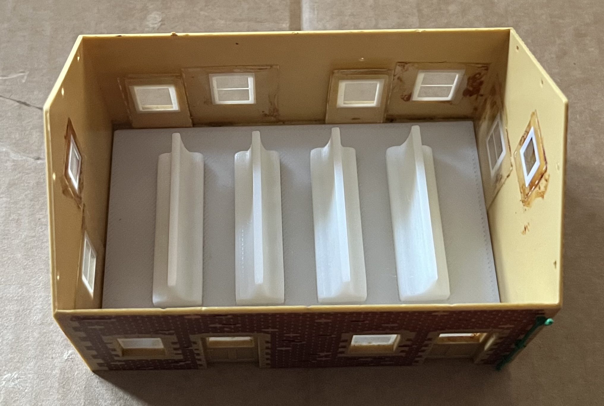 Seating Unit For Hornby R501 Waiting Room Gallery Image
