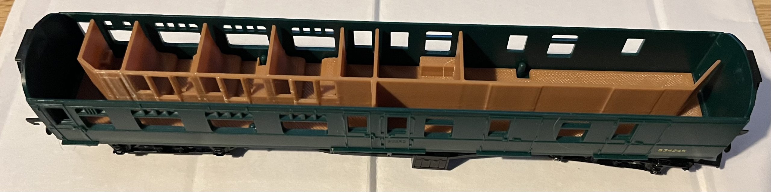 Tri-ang R28 Brake Coach interior gallery image