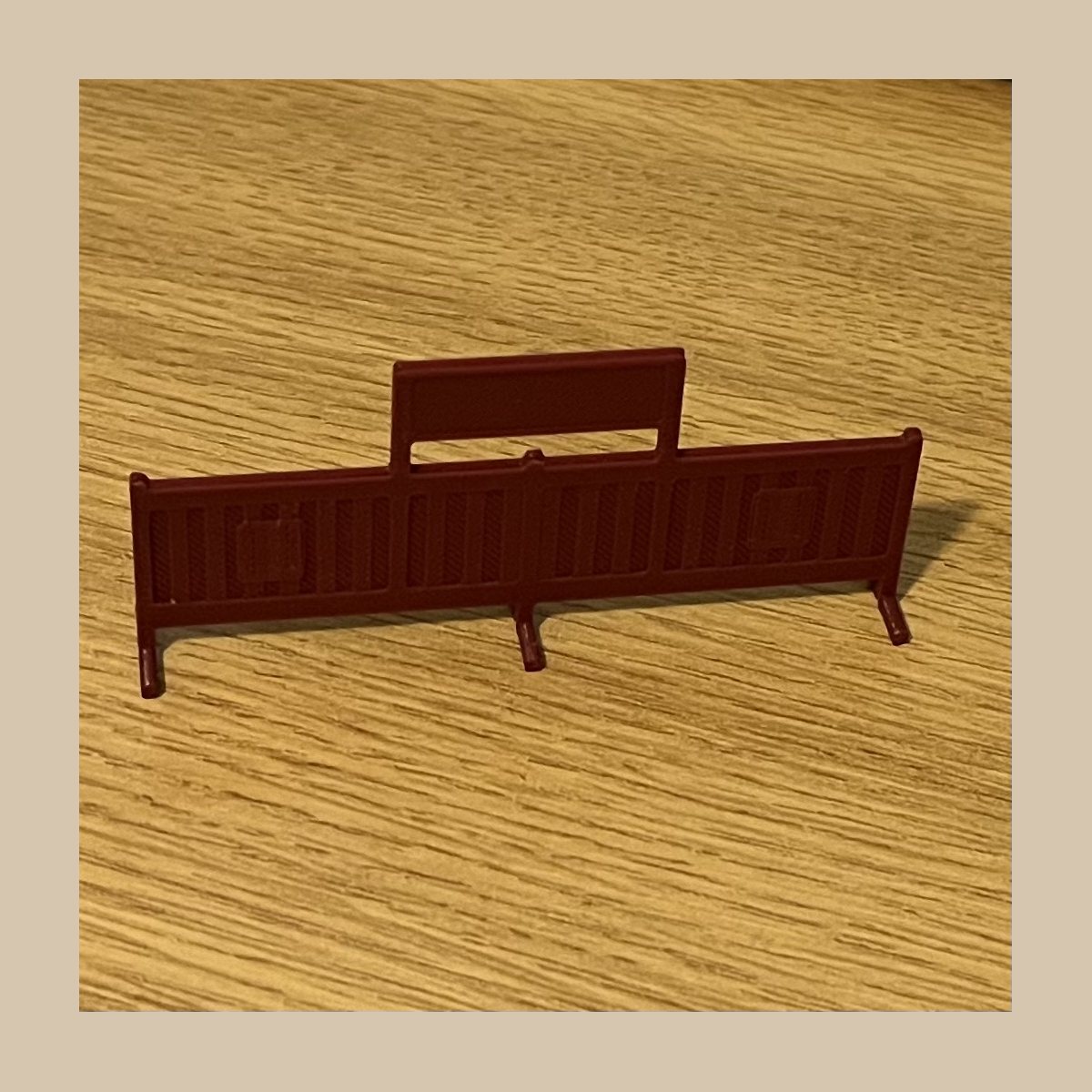 Tri-ang R68 Station Sign Burgundy Assembled V2 Gallery Image