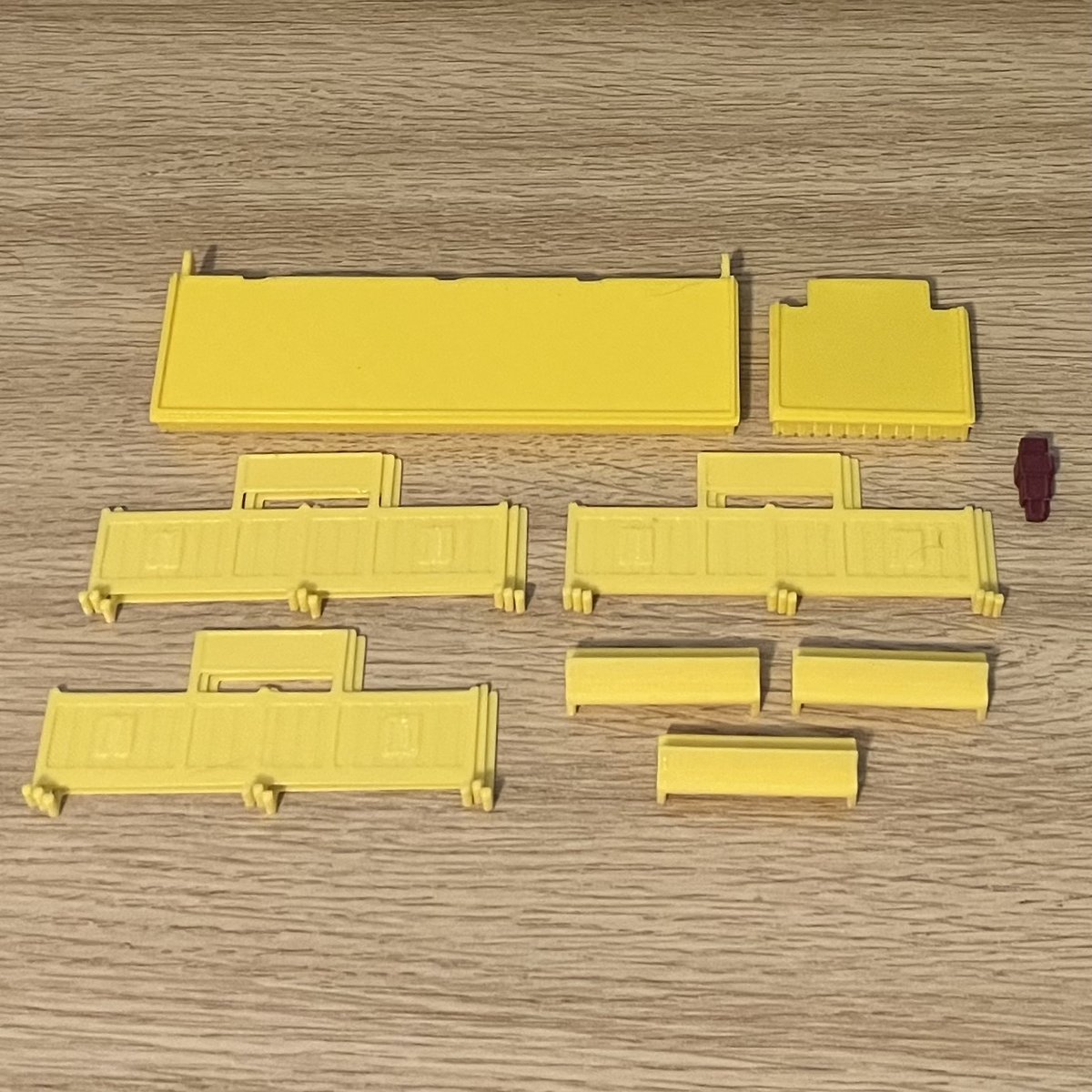 Tri-ang Station Accessory Set Yellow_Product Image